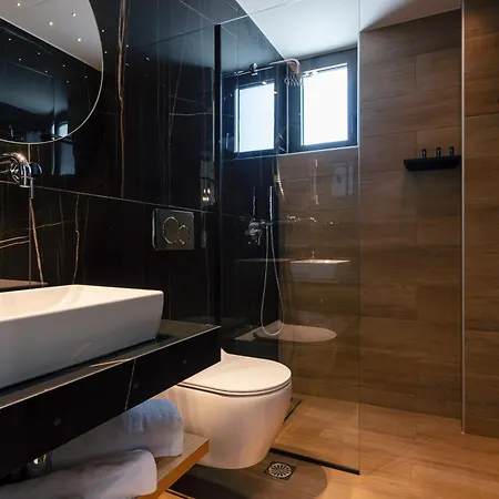 Del Sur Luxury Villa, Heated Pool & Utter Privacy, By Thinkvilla *