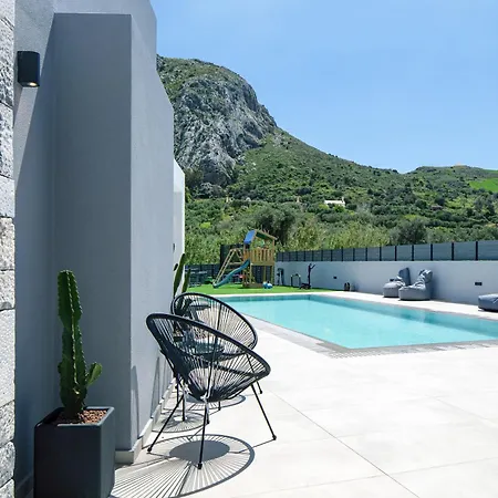 Villa Del Sur Luxury Villa, Heated Pool & Utter Privacy, By Thinkvilla *