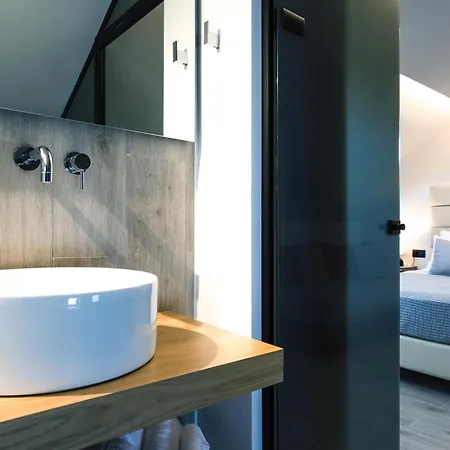 Del Sur Luxury Villa, Heated Pool & Utter Privacy, By Thinkvilla Villa